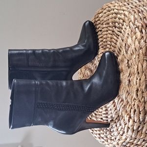 Cole Haan‎ Womens 'Ilysa' Short Cuff Black Leather Platform Boots Zipper Size 7